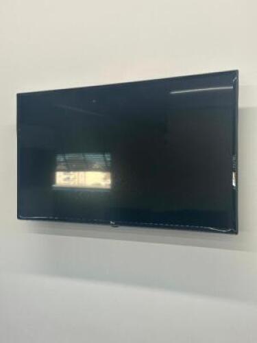 44" LG SMART TV WITH MICRO COMPUTER