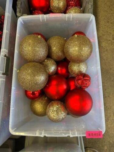 LARGE CONTAINER OF CHRISTMAS DECORATIONS WITH LID