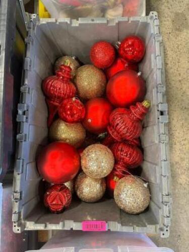 LARGE CONTAINER OF CHRISTMAS DECORATIONS WITH LID