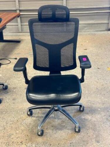 HIGH QUALITY ROLLING OFFICE CHAIR