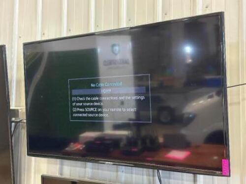 55" SAMSUNG SMART TV WITH MOUNT