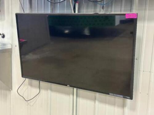 44" LG SMART TV WITH MOUNT