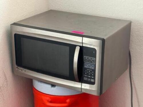 COUNTER TOP MICROWAVE