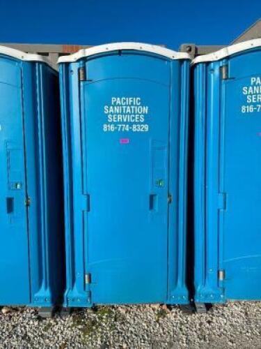 PORTABLE RESTROOM / PORTA-JOHN