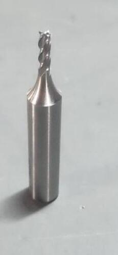 DESCRIPTION: (1) HSS SQ END MILL BRAND/MODEL: HERTEL 41115122 SIZE: 1/8" DIA 3/8" LOC QTY: 1