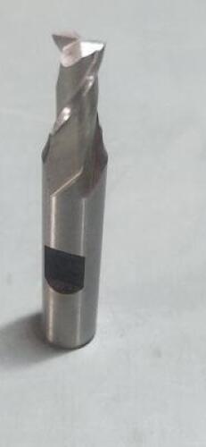 DESCRIPTION: (1) COBALT SQ END MILL BRAND/MODEL: HERTEL 74128596 SIZE: 7mm 9/16" LOC RETAIL$: $25.02 QTY: 1