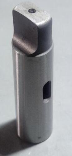 DESCRIPTION: (1) MORSE TAPER SLEEVE BRAND/MODEL: TMX 00070144 SIZE: MT1 INSIDE MT4 OUTSIDE QTY: 1