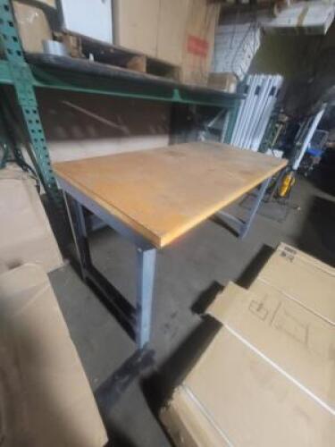 DESCRIPTION: (1) LARGE WORK TABLE SIZE: 5FTX29INX35IN QTY: 1