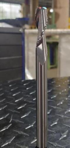 DESCRIPTION: (2) 2 FLUTE SQUARE END MILLS BRAND/MODEL: GARR TOOL 41260 INFORMATION: SOLID CARBIDE RETAIL$: $81.37 EACH SIZE: 1/2"X6X1-1/2 QTY: 2