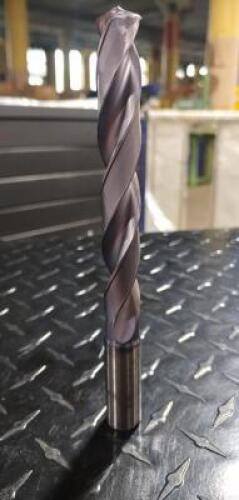 DESCRIPTION: (3) SOLID CARBIDE DRILLS BRAND/MODEL: KENNAMETAL K256A06750HPC INFORMATION: COOLANT THRU RETAIL$: $168.90 EACH SIZE: 13.208MM QTY: 3