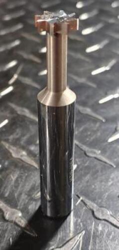DESCRIPTION: (3) SOLID CARBIDE KEYSEAT CUTTERS BRAND/MODEL: HARVEY TOOL 22660 INFORMATION: 8 FLUTE RETAIL$: $ 95.30 EACH SIZE: 1/2" D 1/8" W QTY: 3