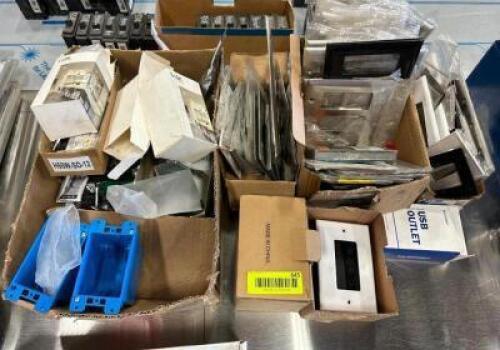 ASSORTED ELECTRICAL SWITCH PANELS