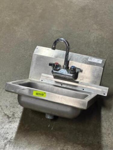 15" WALL MOUNTED SINK