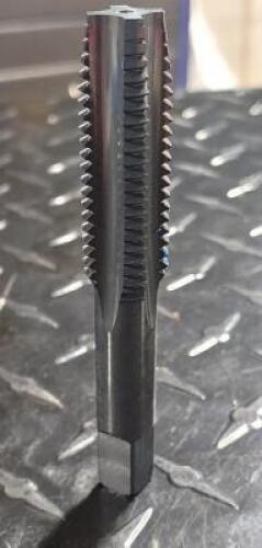 DESCRIPTION: (5) OXIDE HSS STRAIGHT FLUTE PLUG HAND TAP BRAND/MODEL: UNION BUTTERFIELD 1050121 INFORMATION: 4 FLUTE RH THREAD RETAIL$: $ 63.07 EACH SI