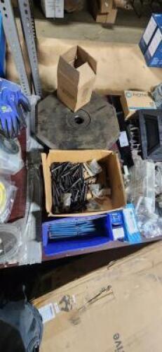 DESCRIPTION: (1) TABLE OF VARIOUS ITEMS BRAND/MODEL: VARIOUS QTY: 1