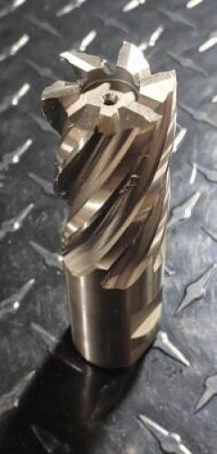 DESCRIPTION: (1) HSS SQUARE END MILL BRAND/MODEL: YG1 04446 INFORMATION: 6 FLUTE, WELDON FLAT RETAIL$: $122.47 SIZE: 1-1/4" DIA QTY: 1