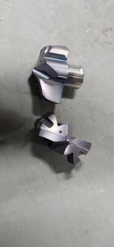DESCRIPTION: (2) REPLACEABLE DRILL TIPS BRAND/MODEL: ISCAR 5567981 SIZE: 16" CUT DIA 15 SEAT SIZE RETAIL$: $236.00 QTY: 2