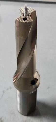 DESCRIPTION: (1) REPLACEABLE TIP DRILL BODY BRAND/MODEL: SECO 04658431 SIZE: 20 TO 21.99mm 75mm MAX DEEP RETAIL$: $419.00 QTY: 1