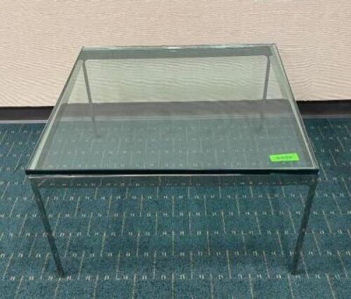 28 INCH HIGH QUALITY GLASS COFFEE TABLE