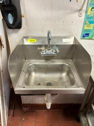 SMALL WALL MOUNTED SINK