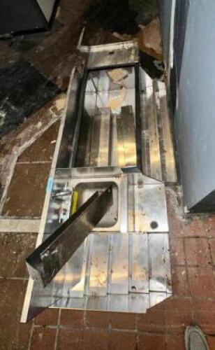 STAINLESS STEEL BAR STATION
