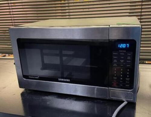 SAMSUNG COUNTERTOP MICROWAVE