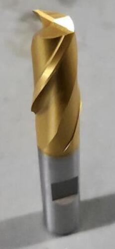 DESCRIPTION: (1) HSS SQ END MILL BRAND/MODEL: HERTEL 41119777 SIZE: 9/16" DIA 1-1/8" LOC RETAIL$: $32.62 QTY: 1