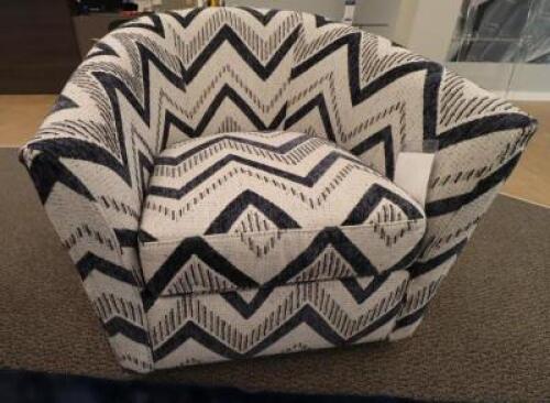 ACCENT CHAIR