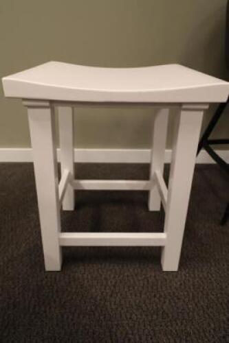 BAR STOOL