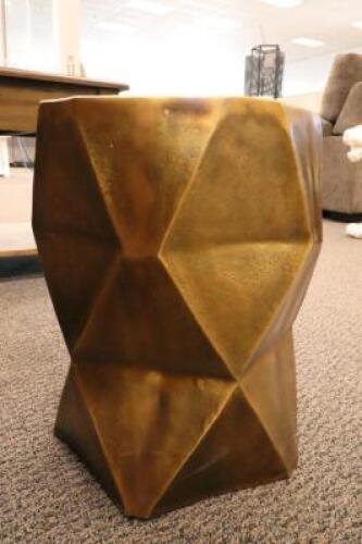ACCENT TABLE