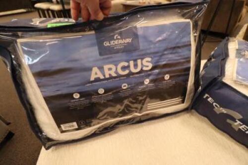 ARCUS CURVED PILLOWS SET OF TWO