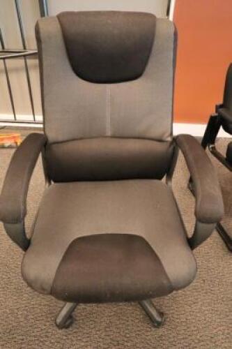 OFFICE CHAIR