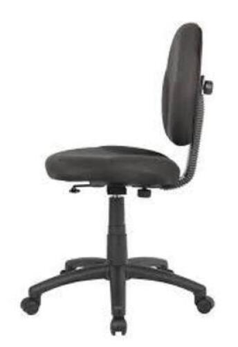 DESCRIPTION: (1) DESK CHAIR BRAND/MODEL: BOSS #B9090-BK INFORMATION: BLACK RETAIL$: $105.99 EA QTY: 1