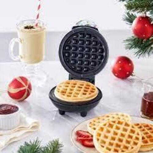 DESCRIPTION: (2) MINI WAFFLE MAKER BRAND/MODEL: DASH D QTY: 2