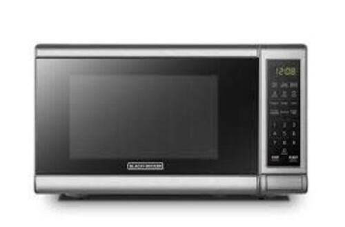DESCRIPTION: (1) COUNTERTOP MICROWAVE BRAND/MODEL: BLACK AND DECKER SIZE: 0.7 CU FT RETAIL$: $100.00 EA QTY: 1