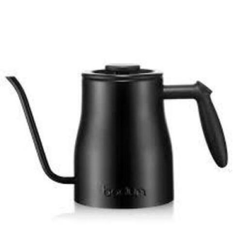 DESCRIPTION: (1) GOOSENECK WATER KETTLE BRAND/MODEL: BODUM SIZE: 34 OZ RETAIL$: $60.00 EA QTY: 1