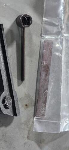 DESCRIPTION: (1) CUT-OFF TOOL HOLDER BRAND/MODEL: GROZ 08649196 RETAIL$: $97.89 QTY: 1
