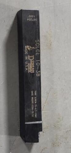 DESCRIPTION: (1) INDEXABLE TURNING TOOL HOLDER BRAND/MODEL: DORIAN 73310151809 SIZE: 5/8" SQ SHANK RETAIL$: $91.34 QTY: 1