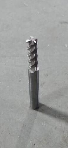 DESCRIPTION: (2) SOLID CARBIDE SQ END MILL BRAND/MODEL: ACCUPRO 0776546 SIZE: 15/64" DIA 3/4" LOC 1/4" SD RETAIL$: $30.36 QTY: 2