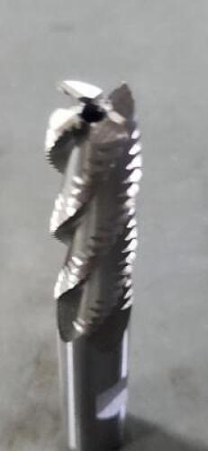 DESCRIPTION: (4)COBALT ROUGHING END MILLS BRAND/MODEL: VC 018863257 SIZE: 1/2" DIA 1-5/8" LOC RETAIL$: $80.00 QTY: 4
