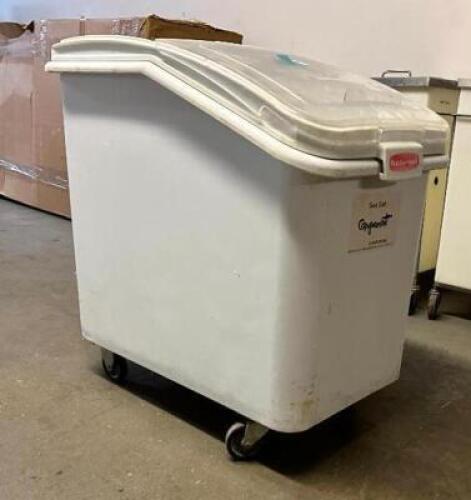 RUBBERMAID FOOD BIN ON WHEELS