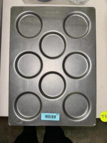(4)- MUFFIN PANS
