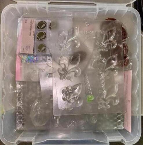 BIN OF ASSORTED BAKING MOLDS