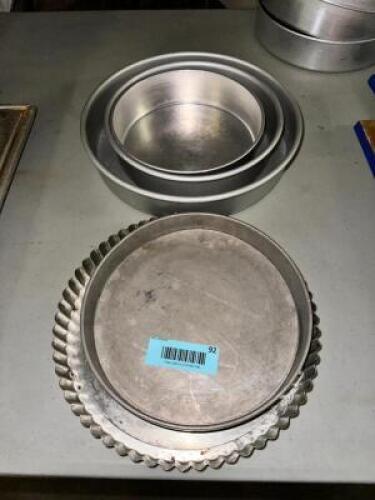 (5)- ASSORTED ROUND PANS