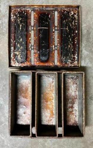 (5)- LOAF PANS W/ LIDS