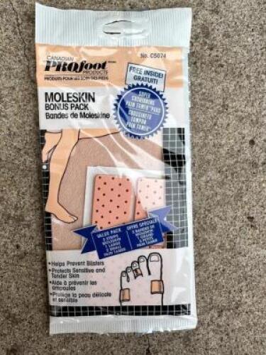 BOX FULL OF MOLESKIN BLISTER PREVENTERS