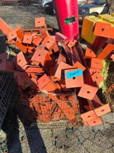 DESCRIPTION: (1) BASKET OF APPROX (75) PALLET RACK BEAMSINFORMATION: BASKET INCLUDEDSIZE: APPROX 48"QTY: 1