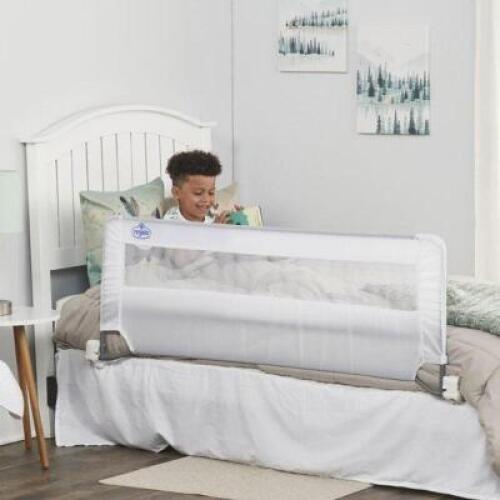 DESCRIPTION: (1) REINFORCED ANCHOR SAFETY BARRIER BRAND/MODEL: REGALO #2220 DS INFORMATION: WHITE RETAIL$: $40.00 SIZE: 54 IN QTY: 1