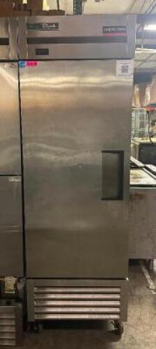 27" SOLID DOOR REACH IN REFRIGERATOR