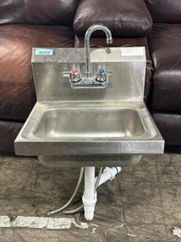 WALL MOUNTED SINK